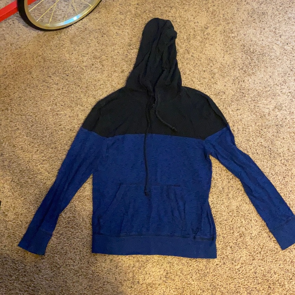 Long sleeve hooded shirt